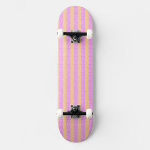 Roze geometrisch skateboard
