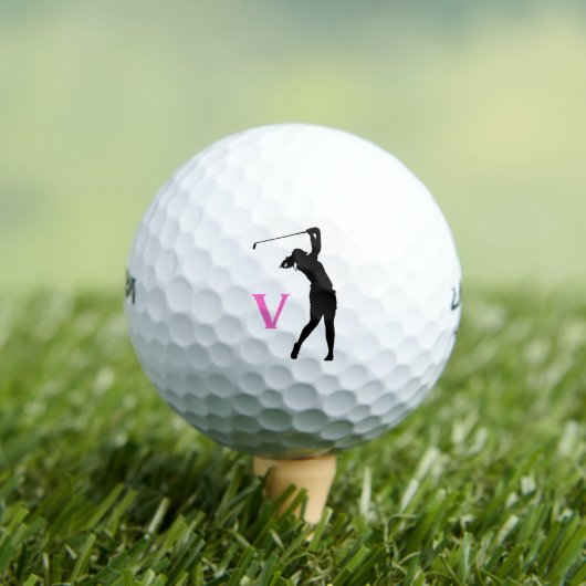 Roze Gepersonaliseerde Monogram Golfballen (Insitu Shirt)