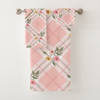 Roze gepleisterd bloemmonogram bad handdoek