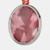 Roze geranium: bijna stevig lichtroze metalen ornament (Links)