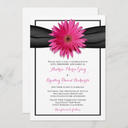 Roze Gerbera met uitnodiging van het Zwarte Satin  (Voorkant / Achterkant)