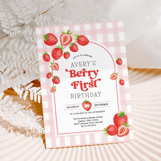 Roze Gingham Berry Eerste aardbei 1e verjaardag Kaart