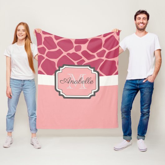 Roze Giraffe Patroon Fleece Deken (In situ)