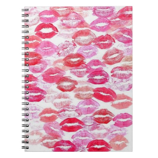 Roze Girly Kisses Notitieboek (Voorkant)