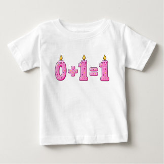 Roze glazuur eerste verjaardagkaars voor baby T-sh