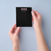 Roze glitterpalet voor Freelance Makeup Artist Flyer (Hand)