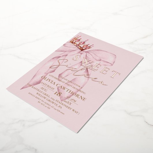 Roze Goud en Roze Sweet 16 Folie Uitnodiging (Gedraaid)