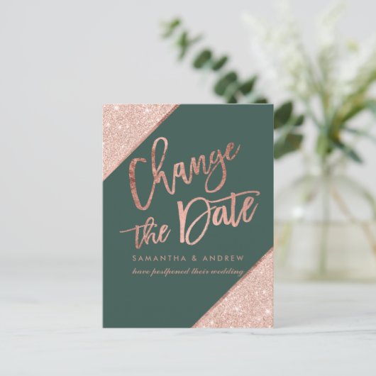 Roze goud glitterscript groene datum wijzigen aankondigingskaart (Staand voorkant)