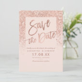 Roze gouden glinsterende script roze save the date (Staand voorkant)