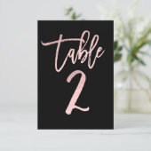 Roze Gouden Roze Folie Moderne Script Tafelnummer  (Staand voorkant)