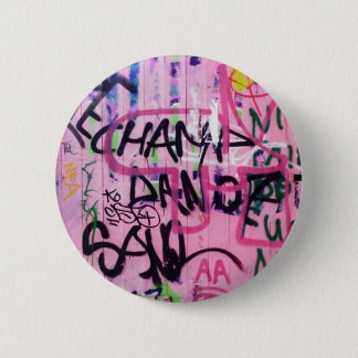 Roze graffiti ronde button 5,7 cm
