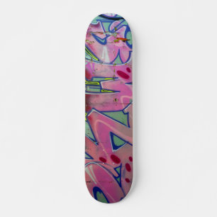 Roze graffiti skateboard. skateboard