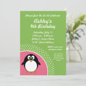 Roze Green Penguin Birthday Party Invitation Kaart (Staand voorkant)