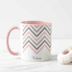 Roze grijze witte Chevron Pattern, gepersonaliseer Mok