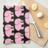  roze handschoenen op zwart theedoek (Quarter Fold)