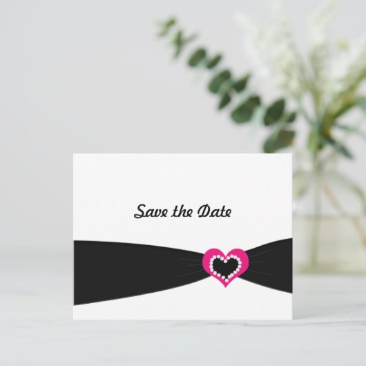 Roze hart met zwart lint sparen de datum aankondigingskaart (Staand voorkant)