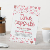 Roze Harten Valentijn 1e Verjaardag Tijd Capsule Reclamebord Met Voetstuk (Insitu)