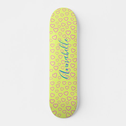 Roze hartpatroon op gele achtergrond skateboard (Voorkant)