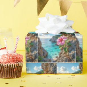 Roze Hibiscus die groeit op een rotsachtige klif Cadeaupapier