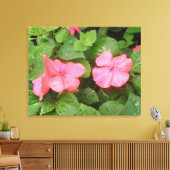 Roze Impatiens Flowers Canvas Afdrukken (Insitu (Woonkamer))