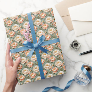 Roze & ivoorkleurige pioenrozen op groen cadeaupapier
