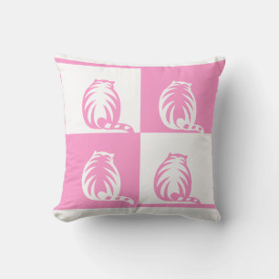 roze kat en wit schaakbord patroon kussen