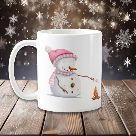 Roze kerstmarshmallows met kersttang koffiemok