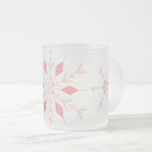 Roze kerstsnowflake met monogram matglas koffiemok (Voorkant rechts)