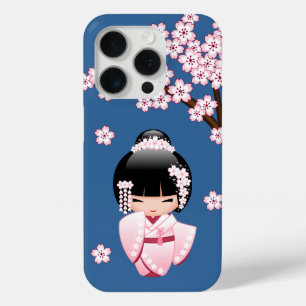 Roze Kimono Kawaii Kokeshi Pop met Blauwe achtergr iPhone 15 Pro Case