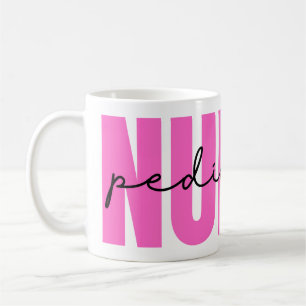 Roze kinderverpleegkundige Mok