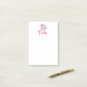 Roze kookcake Yum! Post-it® Notes (Op bureau)