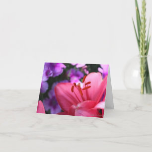 Roze lelie en paarse bloemen Moederdag  Feestdagen Kaart