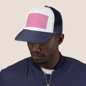 Roze, lichtroze Thulian Roze Trucker Hat Trucker Pet (In situ)