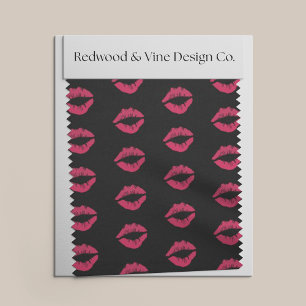 Roze Lip Print Kusjes op Zwart Stof