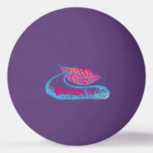 Roze lippen en woordballon of tong pingpongballen