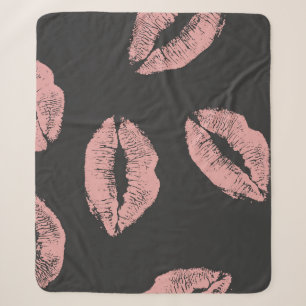 Roze lippen kussen, Valentijnsdag patroon. Sherpa Deken