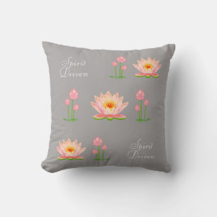 Roze Lotus Flowers op Light Silver Grey Kussen