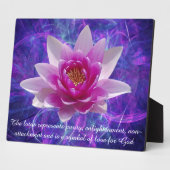 Roze lotusbloem en betekenis fotoplaat (Zijkant)