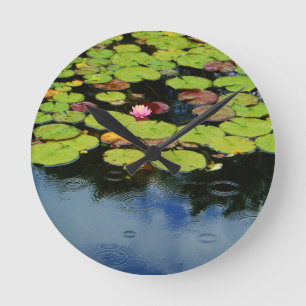 Roze lotusbloem in Regen Ronde Klok