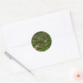 Roze lotusvijver voor de limoenbloem ronde sticker (Envelop)