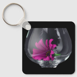 Roze Madeliefje Close-up In Een Wijn Glas Sleutelhanger