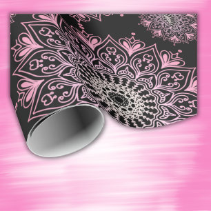roze mandala op zwart cadeaupapier
