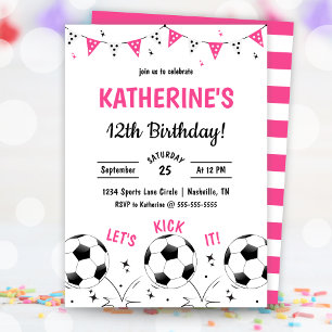 Roze meisjes voetbalfeest verjaardagsuitnodiging kaart