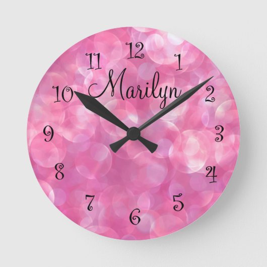 Roze meisjes Zaal Monogram Muur Decor Clocks Ronde Klok (Voorkant)
