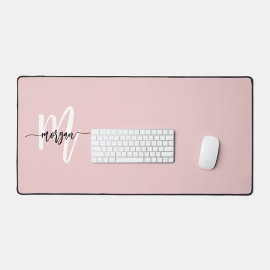 Roze Modern Script Girly Monogram Naam Bureaumat (Keyboard & Muis)