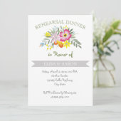 Roze moderne bloemenbruiloft repetitie diner kaart (Staand voorkant)