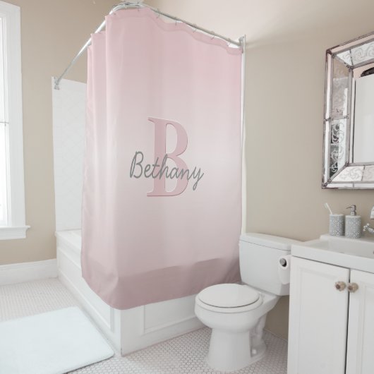roze monogram en Jouw naam script bevestigen Douchegordijn (In situ)