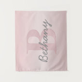 roze monogram en Jouw naam script bevestigen Wandkleed (Voorkant)