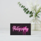 Roze Neon & Rook Fotografie Script Visitekaartje (Staand voorkant)