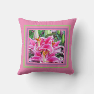 ROZE OOSTERSE DAYLIES MET GROEN EN LAVENDEL KUSSEN